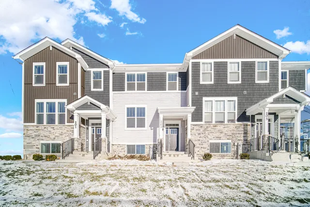 $3,000 | 203 Settlers Place, Unit 203, West Dundee, IL 60118