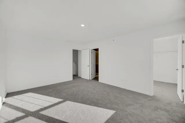 $3,000 | 203 Settlers Place, Unit 203, West Dundee, IL 60118