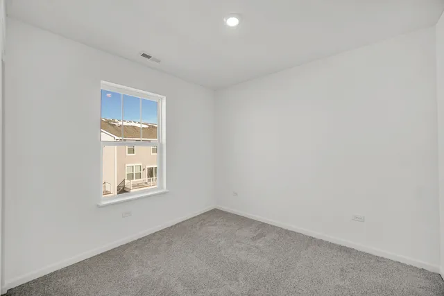 $3,000 | 203 Settlers Place, Unit 203, West Dundee, IL 60118