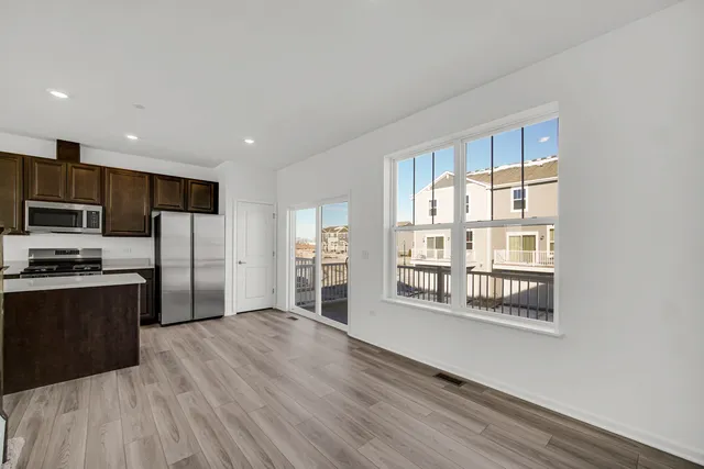 $3,000 | 203 Settlers Place, Unit 203, West Dundee, IL 60118