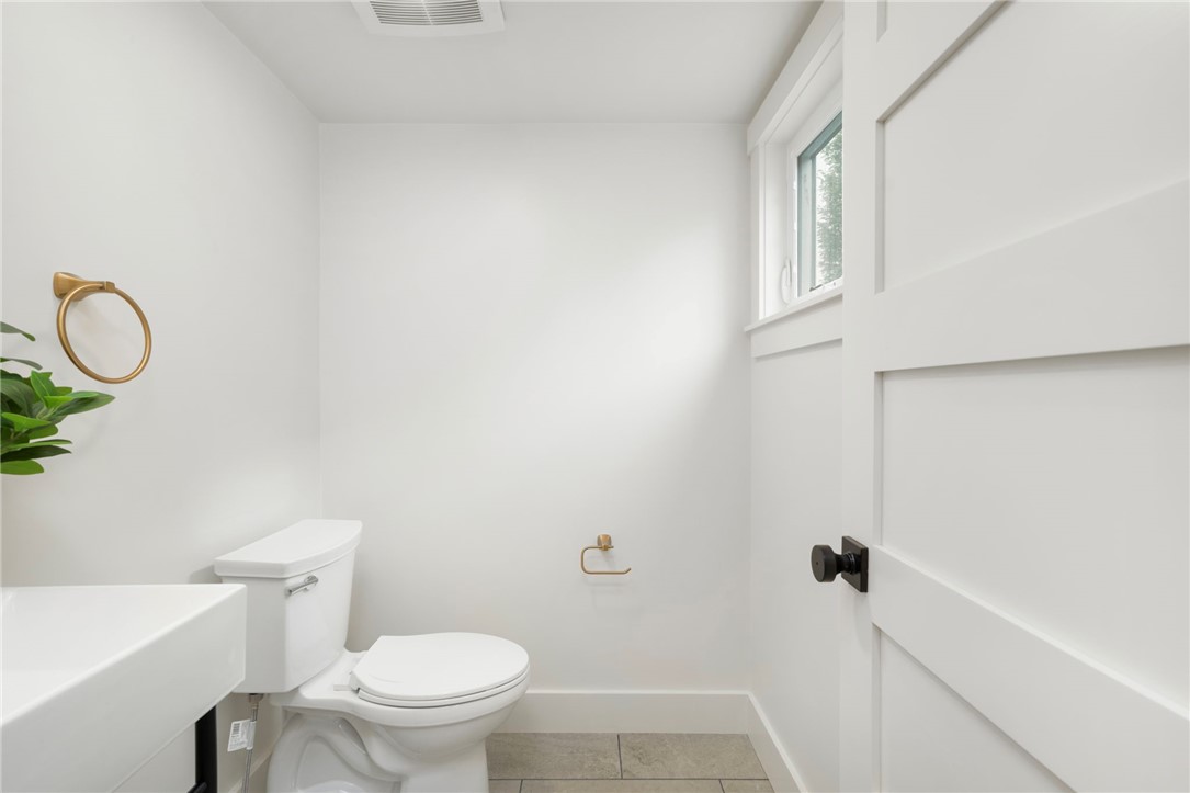 54 Grand View Street Providence, RI 02906 - Photo 19 of 43