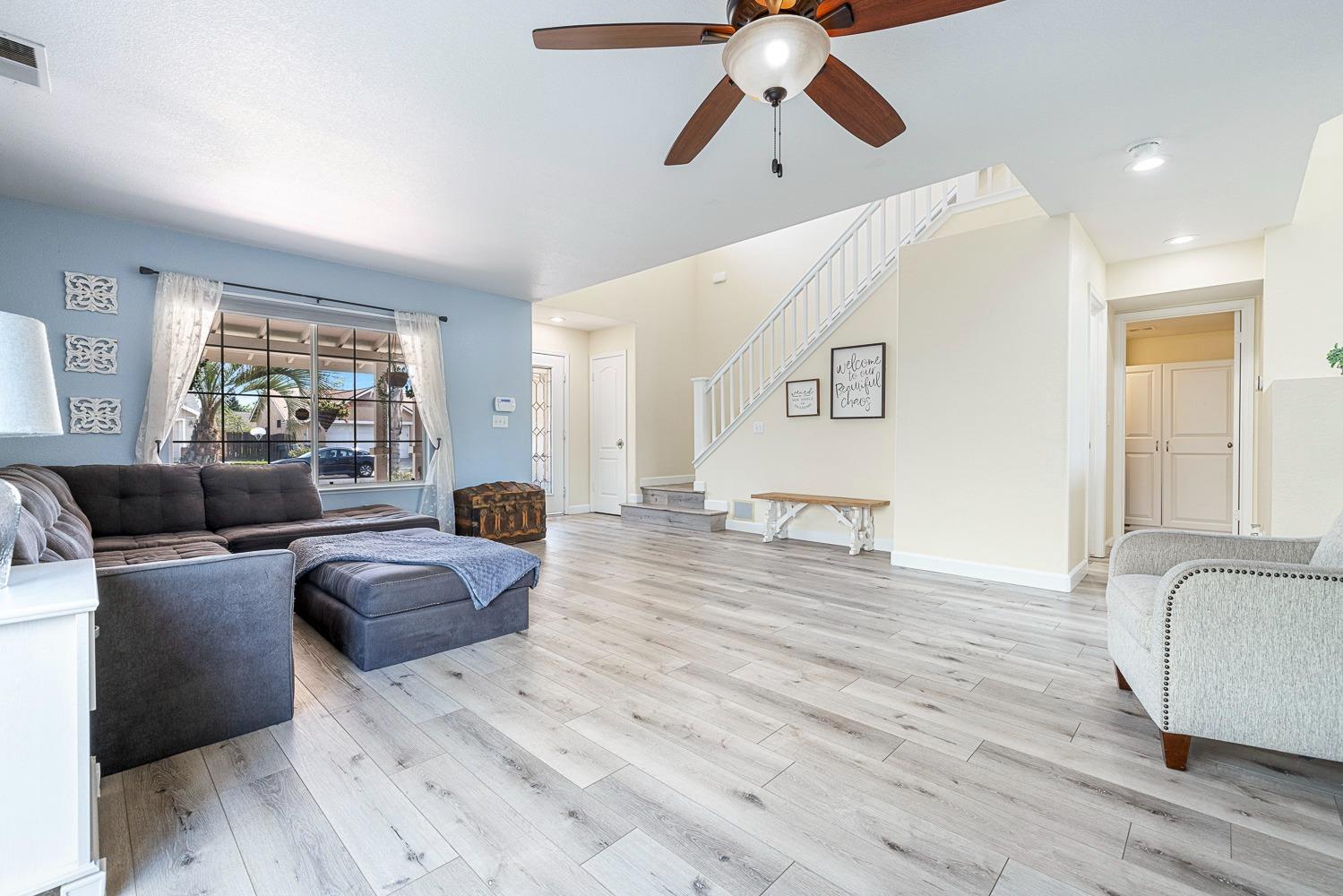 3232 Greenfield Avenue Clovis, CA 93611 - Photo 9 of 38 a living room with furniture