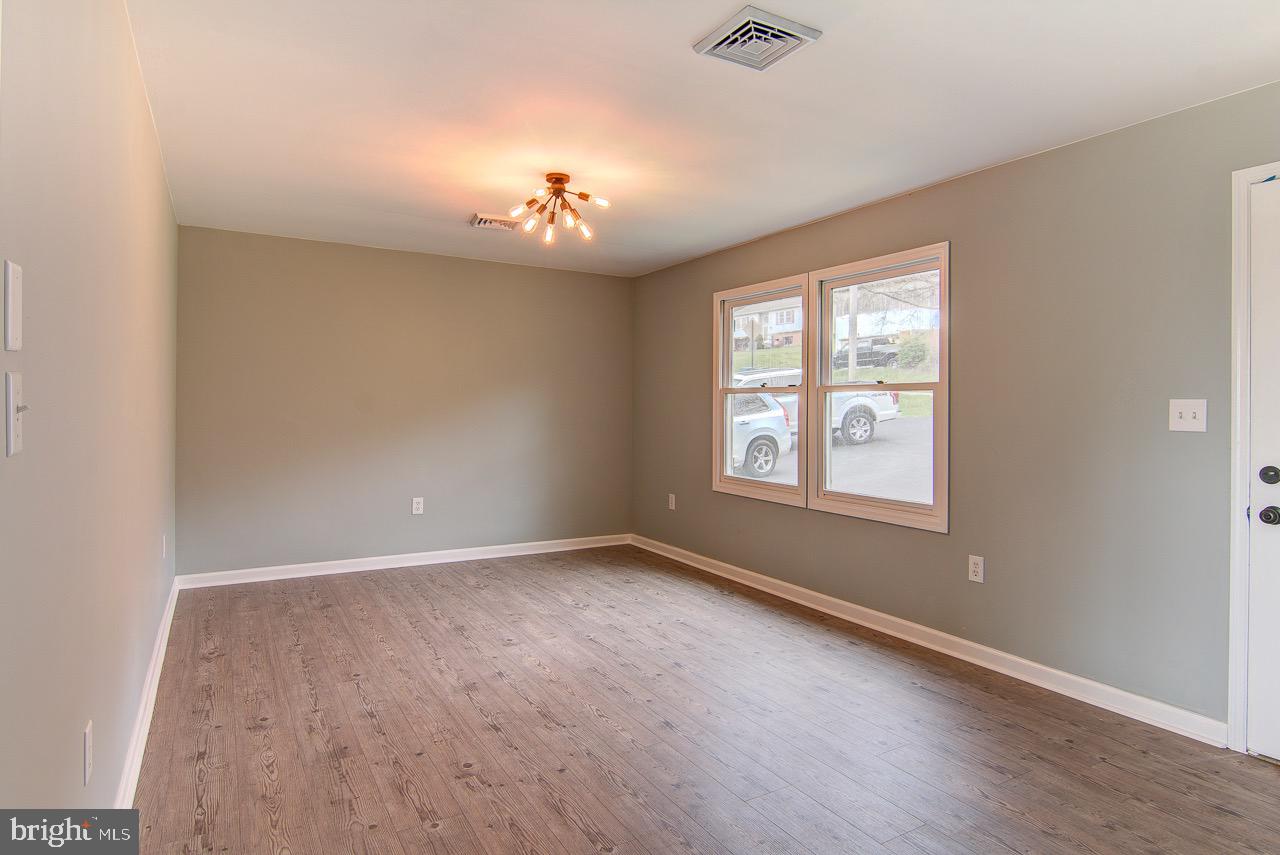 3266 Days Mill Road York, PA 17408 - Photo 7 of 25 Gallery Image 7