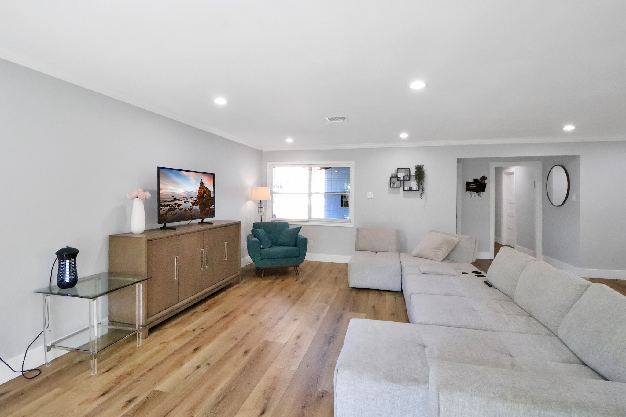 6111 Shadow Crest Street Houston, TX 77074 - Photo 4 of 15