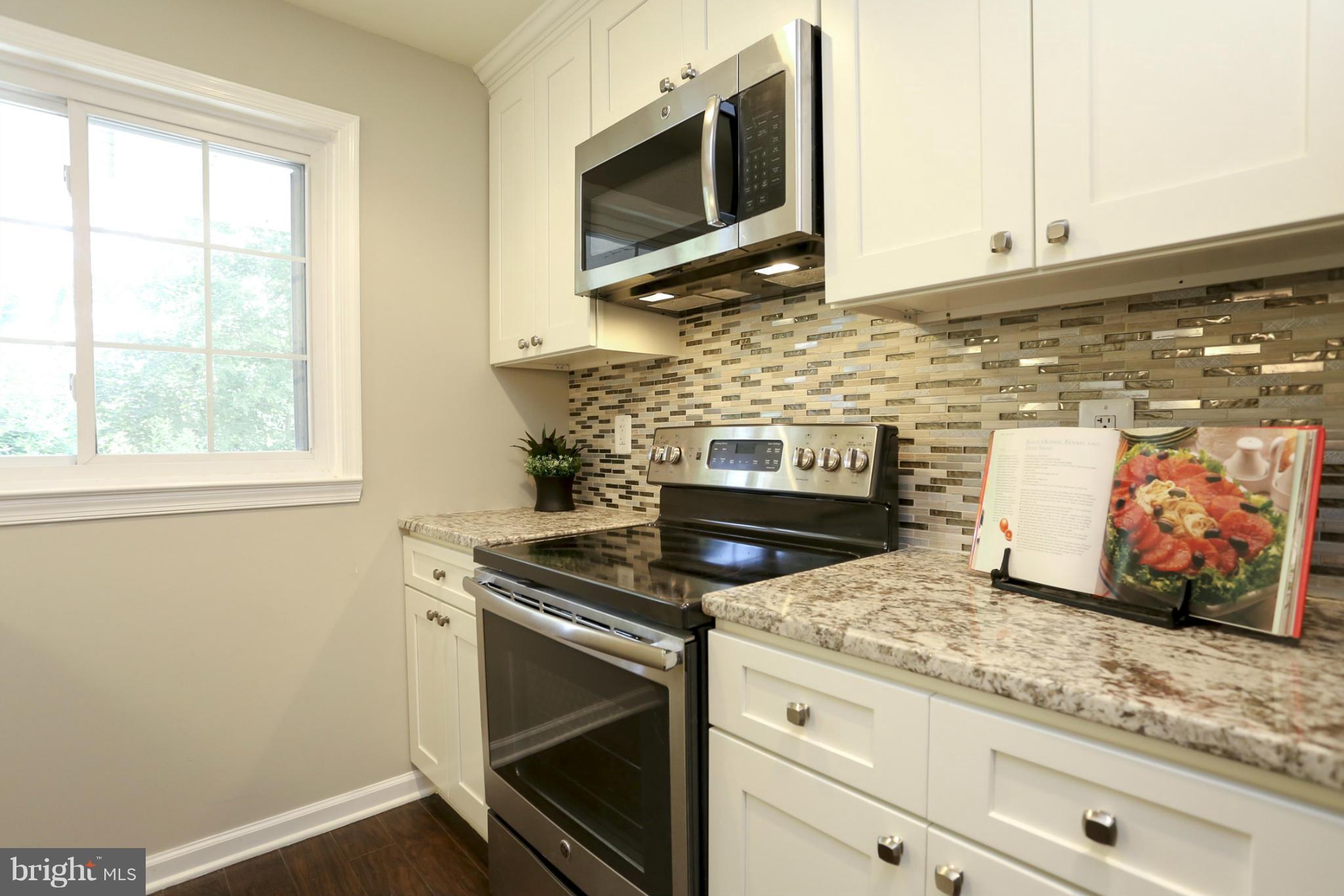 12904 Grays Pointe Road, Unit B Fairfax, VA 22033 - Photo 8 of 14 Kitchen