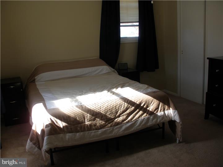27 Kay Road Yardville, NJ 08620 - Photo 9 of 15 Bedroom - Main