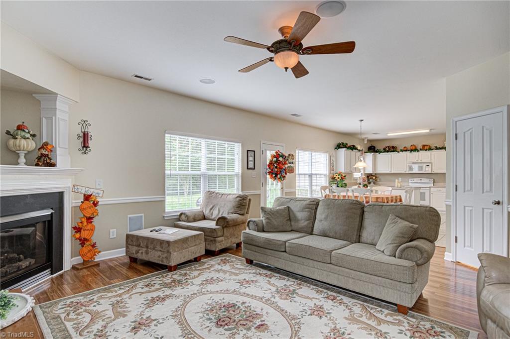 896 Hedgepath Terrace High Point, NC 27265 - Photo 11 of 45 Gallery Image 11