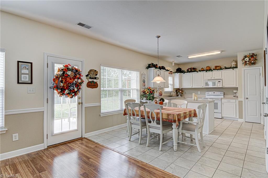 896 Hedgepath Terrace High Point, NC 27265 - Photo 12 of 45 Gallery Image 12