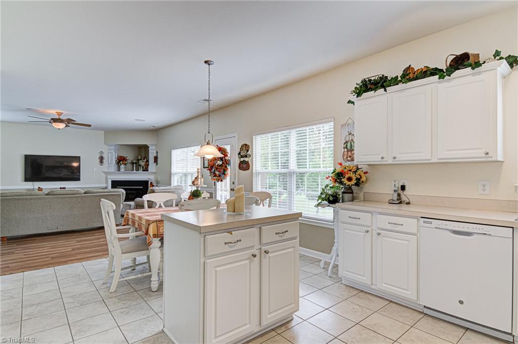896 Hedgepath Terrace High Point, NC 27265 - Photo 19 of 45 Gallery Image 19