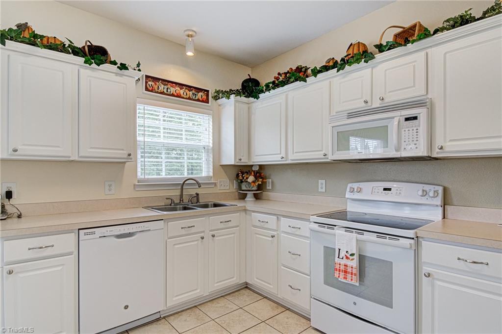 896 Hedgepath Terrace High Point, NC 27265 - Photo 20 of 45 Gallery Image 20