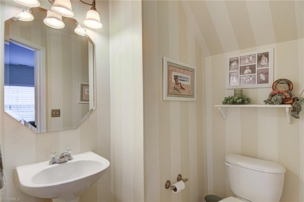 896 Hedgepath Terrace High Point, NC 27265 - Photo 21 of 45 Gallery Image 21