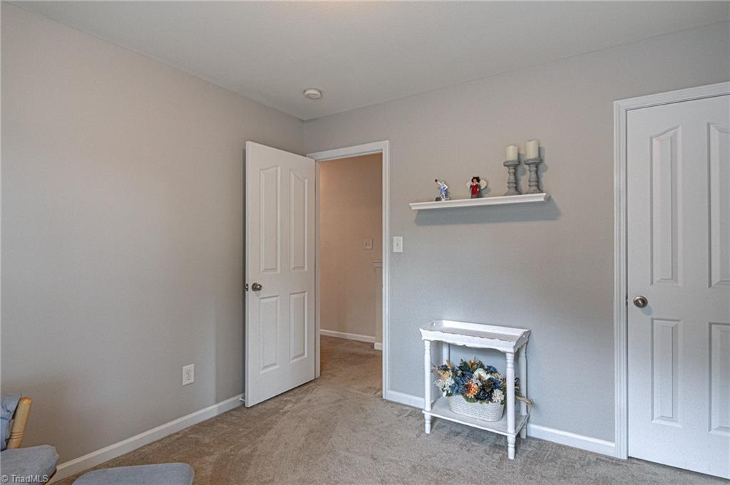 896 Hedgepath Terrace High Point, NC 27265 - Photo 28 of 45 Gallery Image 28