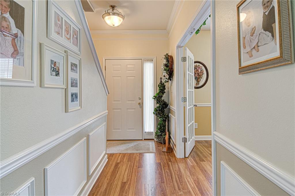 896 Hedgepath Terrace High Point, NC 27265 - Photo 4 of 45 Gallery Image 4