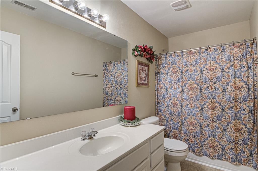 896 Hedgepath Terrace High Point, NC 27265 - Photo 33 of 45 Gallery Image 33