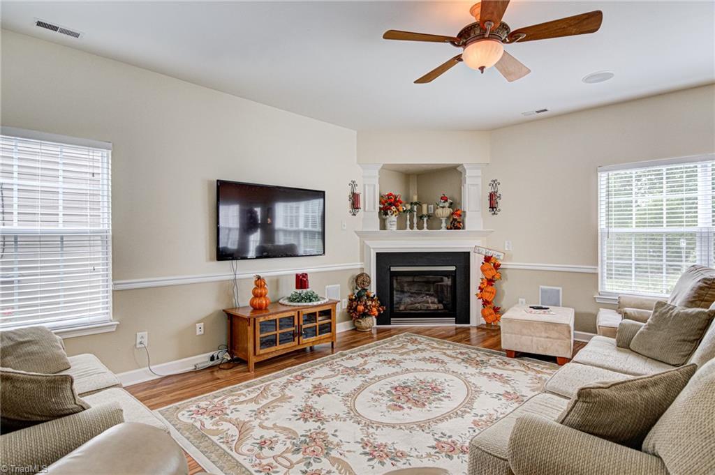 896 Hedgepath Terrace High Point, NC 27265 - Photo 8 of 45 Gallery Image 8