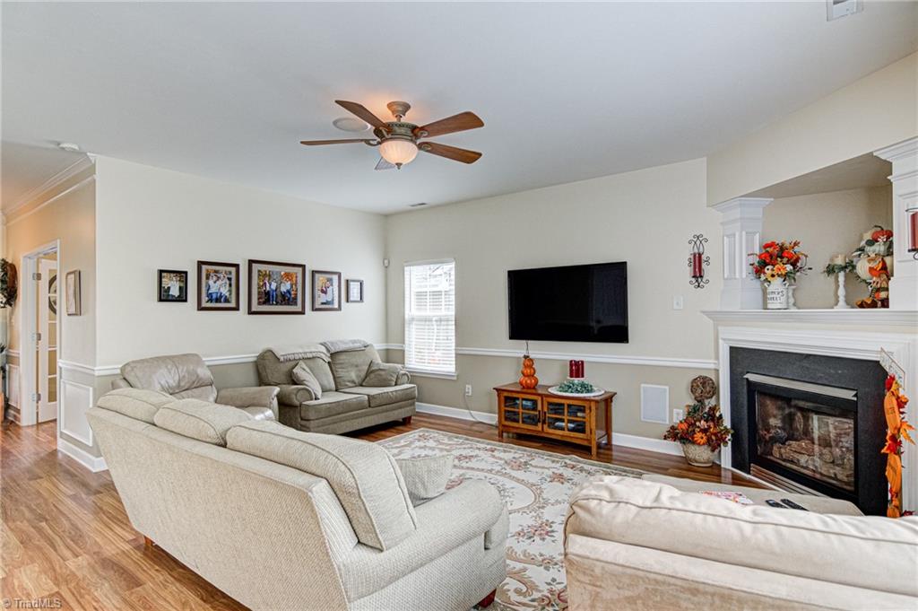 896 Hedgepath Terrace High Point, NC 27265 - Photo 9 of 45 Gallery Image 9