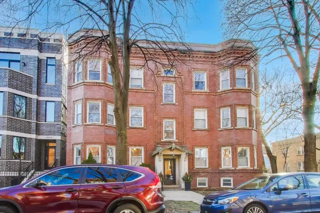 $399,900 | 1849 West Waveland Avenue, Unit 1, Chicago, IL 60613