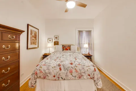 $399,900 | 1849 West Waveland Avenue, Unit 1, Chicago, IL 60613