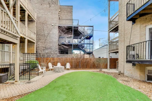 $399,900 | 1849 West Waveland Avenue, Unit 1, Chicago, IL 60613