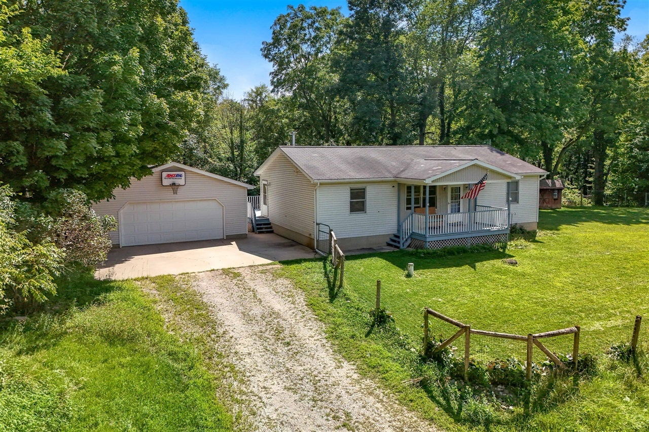 11441 Crampton Road Hillsdale, MI 49242 - Photo 2 of 48 Gallery Image 2