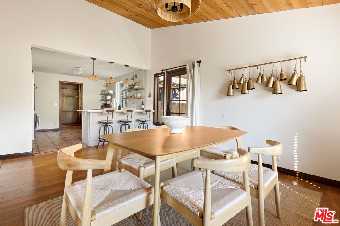 178 Muerdago Road Topanga, CA 90290 - Photo 14 of 75 Gallery Image 14