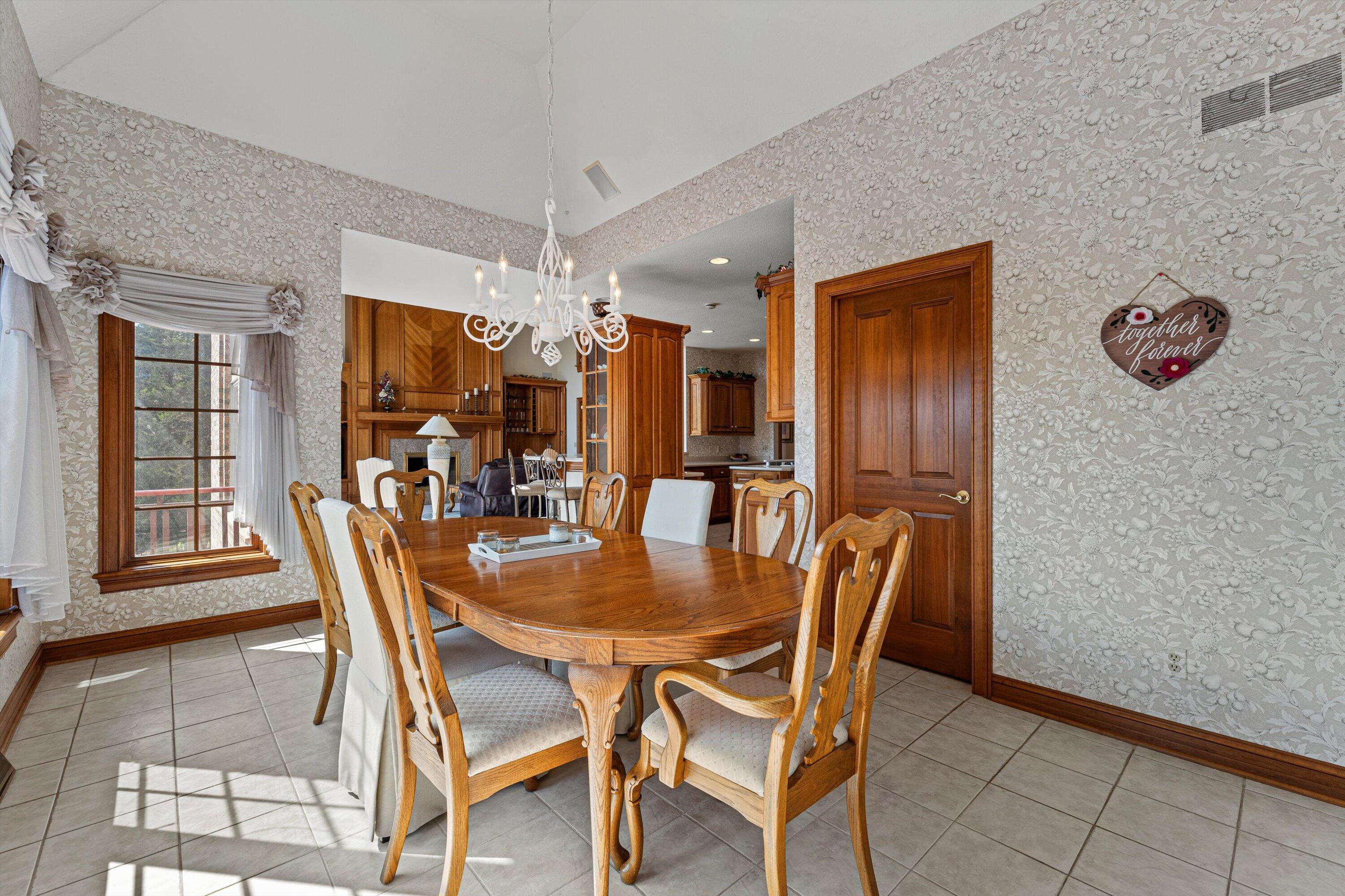 19475 Summerhill Lane Brookfield, WI 53045 - Photo 31 of 82 Dining Room