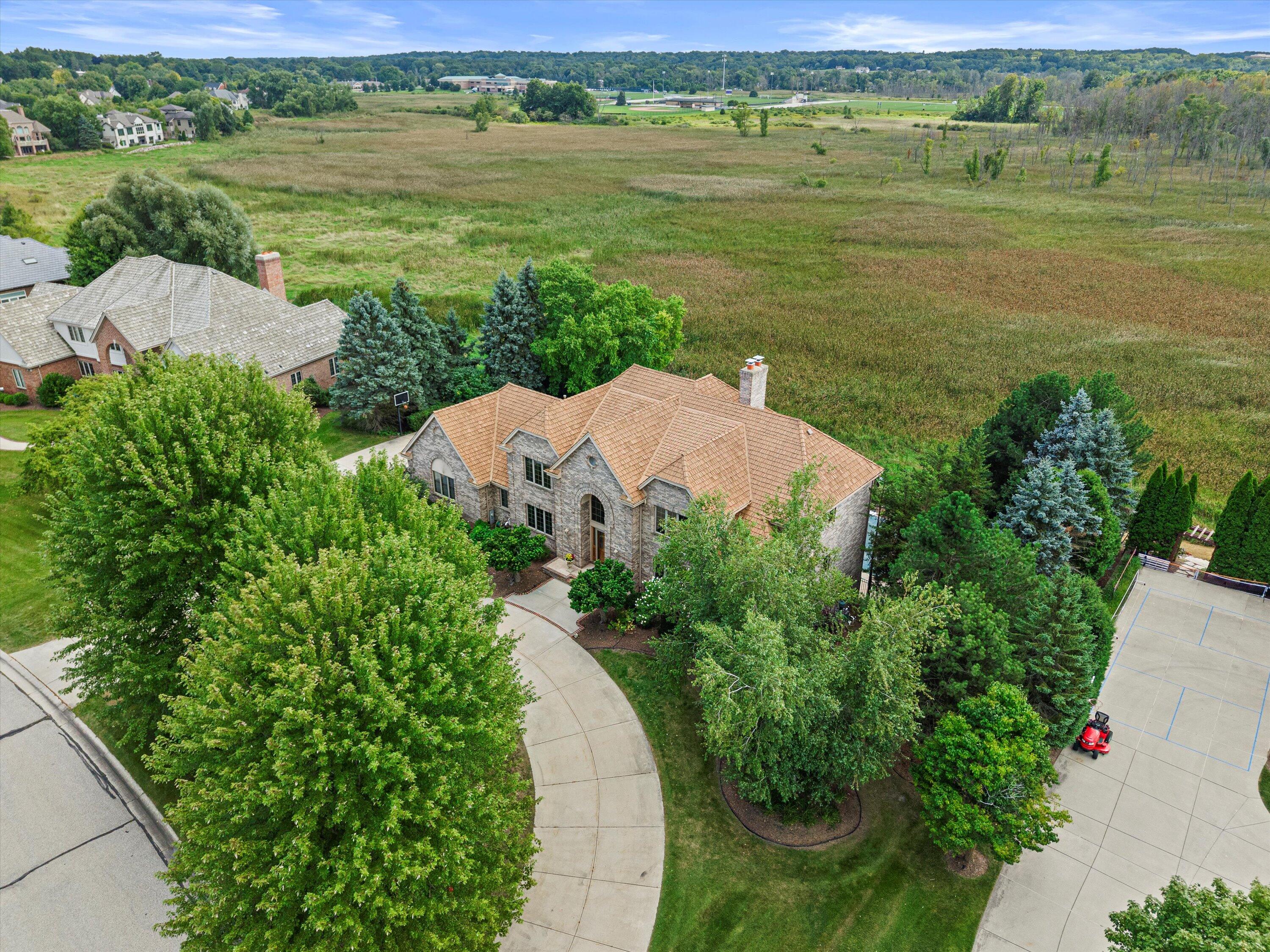 19475 Summerhill Lane Brookfield, WI 53045 - Photo 6 of 82 03-DJI_20250828141136_0819_D