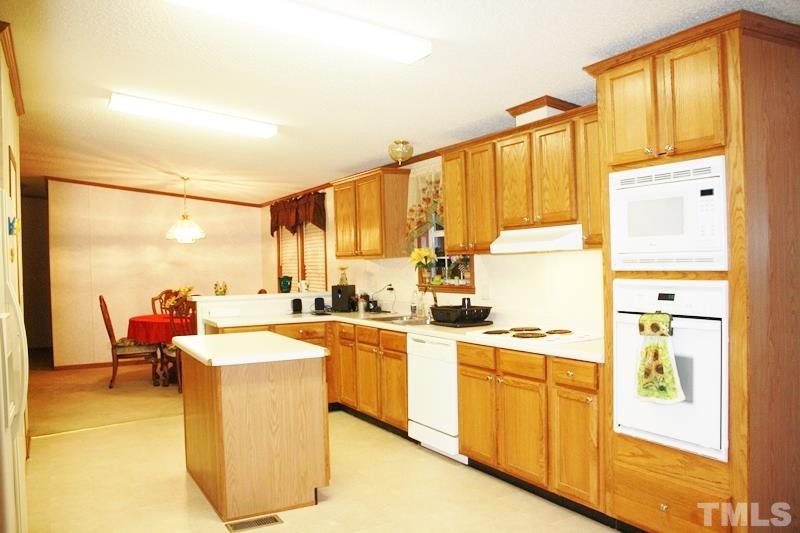 533 Jeffries Cross Road Burlington, NC 27217 - Photo 10 of 25 Gallery Image 10