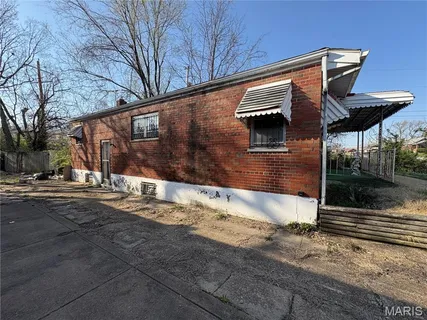 $29,900 | 4414 Dryden Avenue, St. Louis, MO 63115