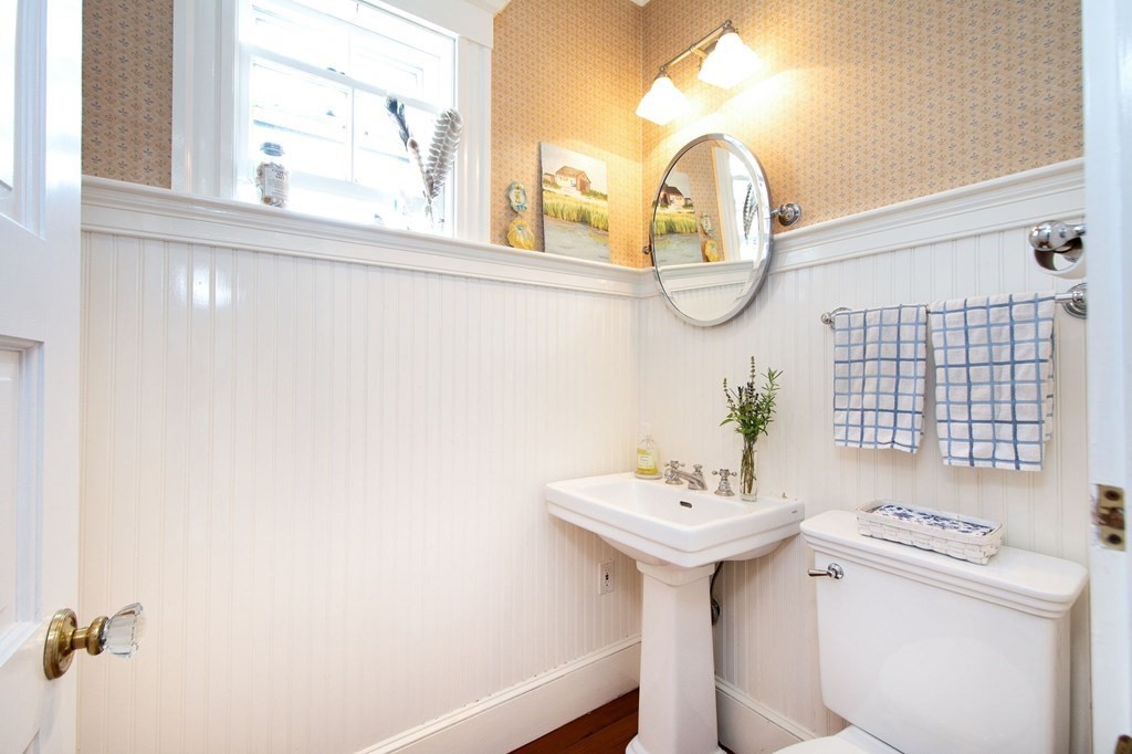 106 Mann Hill Road Scituate, MA 02066 - Photo 15 of 41