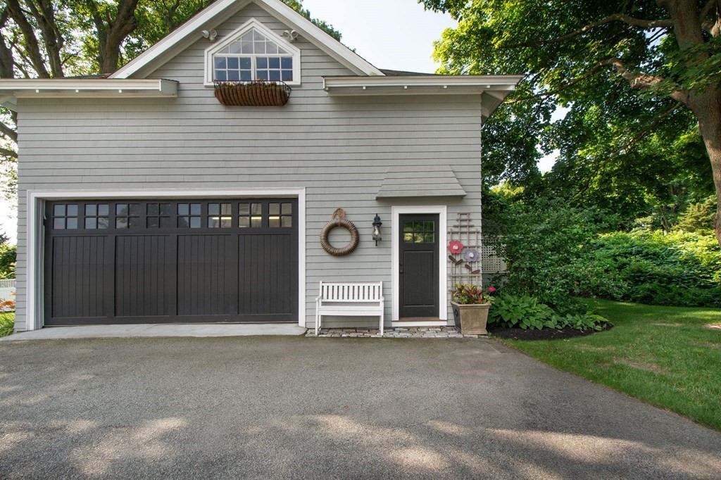 106 Mann Hill Road Scituate, MA 02066 - Photo 5 of 41