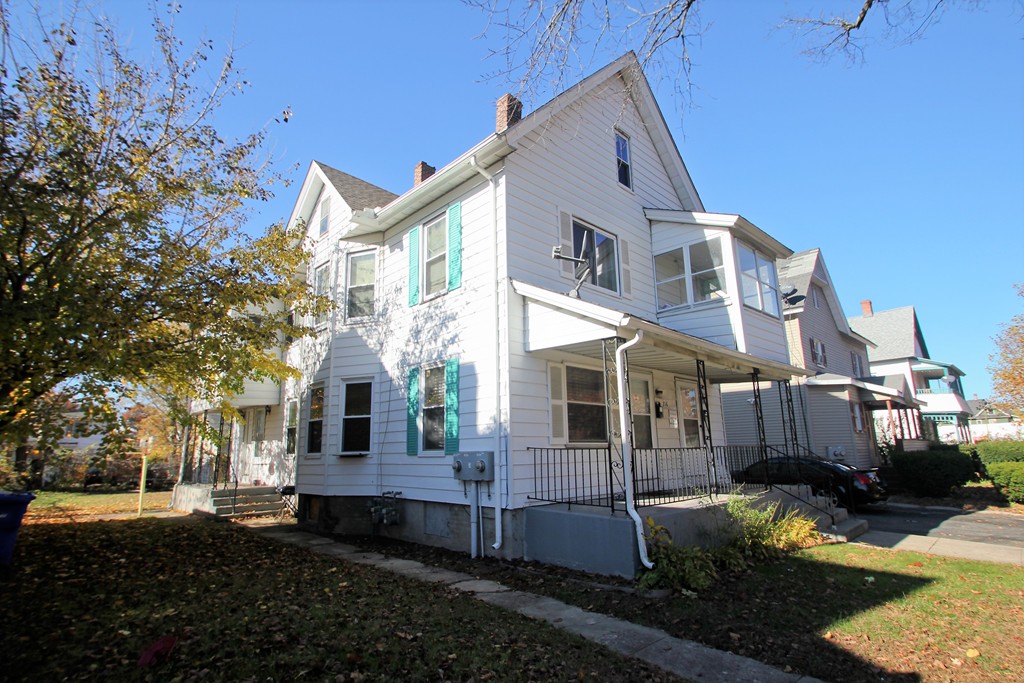216 Eastern Avenue Springfield, MA 01109 - Photo 3 of 18