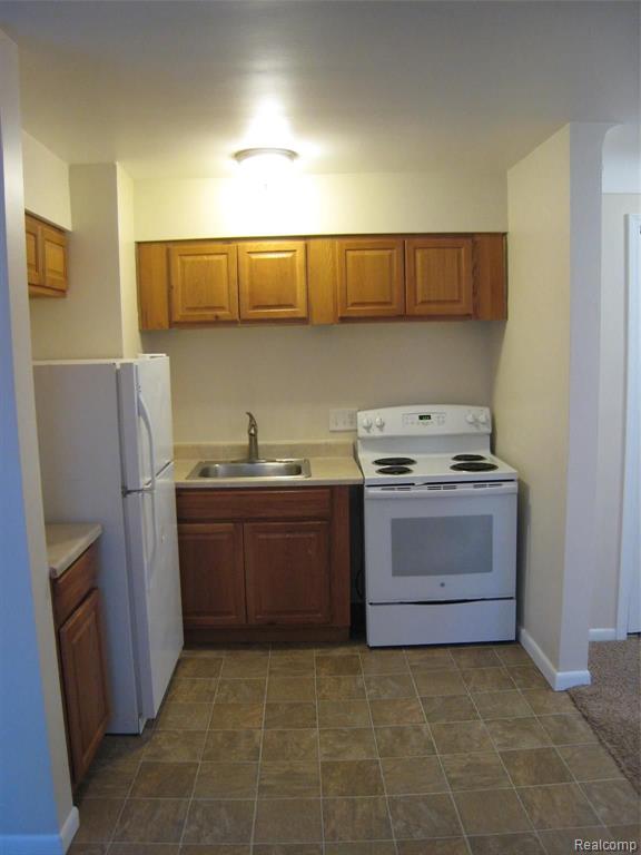 327 Lysander Street, Unit 8 Rochester, MI 48307 - Photo 5 of 10