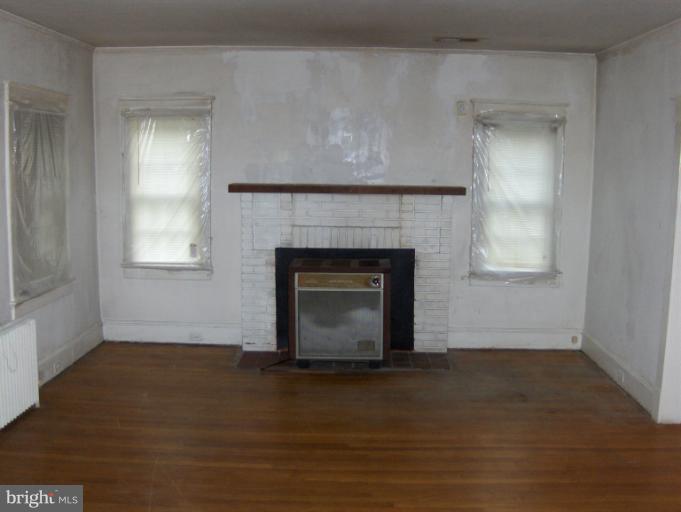 9501 Brandywine Road Clinton, MD 20735 - Photo 12 of 18 Family Room