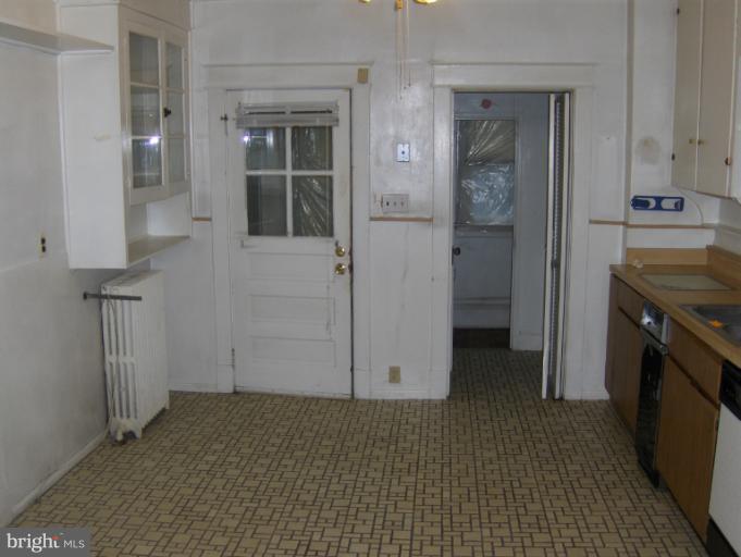 9501 Brandywine Road Clinton, MD 20735 - Photo 15 of 18 Kitchen