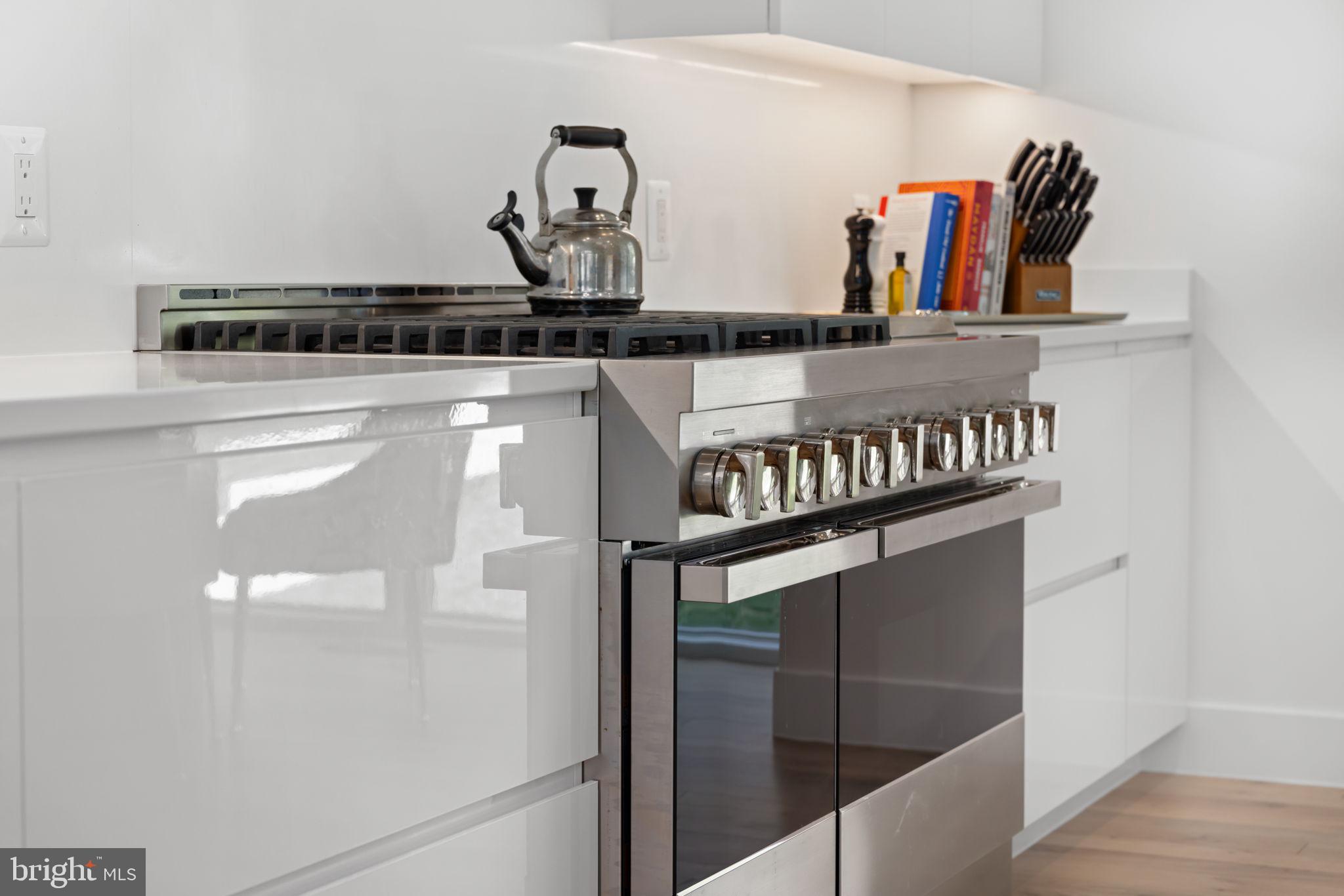 4892 MacArthur Boulevard Northwest Washington, DC 20007 - Photo 21 of 64 Gourmet