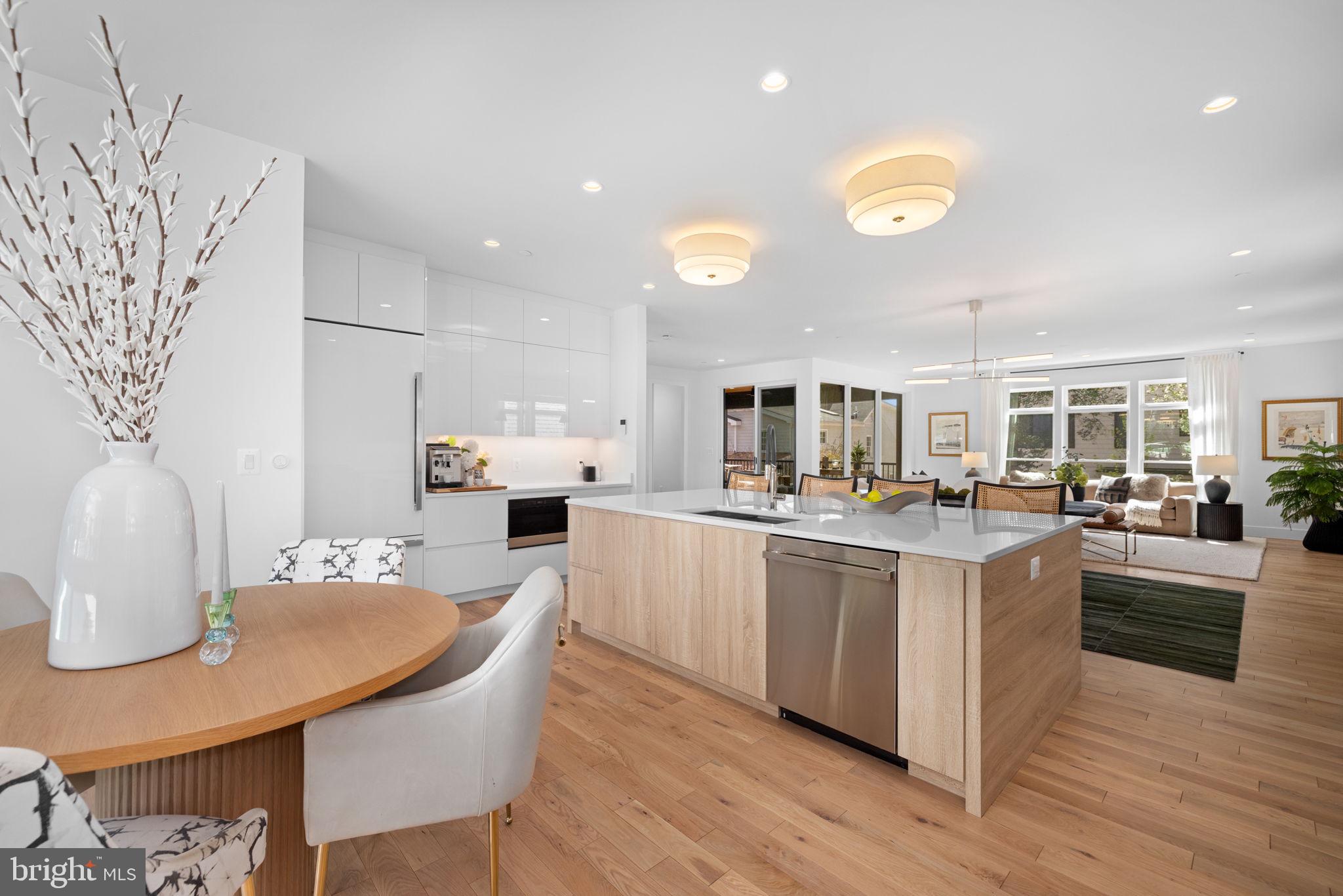 4892 MacArthur Boulevard Northwest Washington, DC 20007 - Photo 23 of 64 Clean lines
