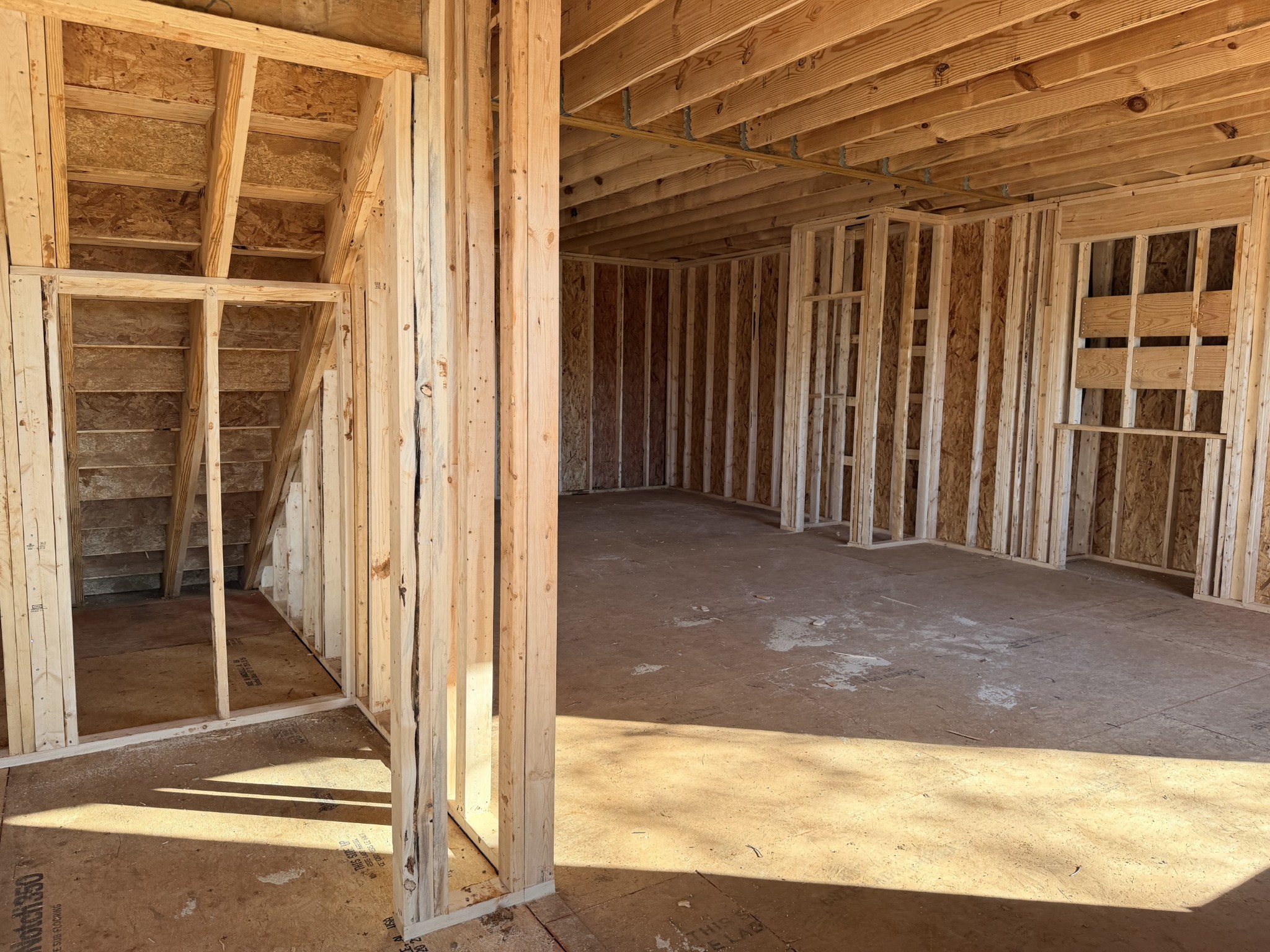 2 Caledonia Road Cadiz, KY 42211 - Photo 10 of 11 a view of a porch with a door