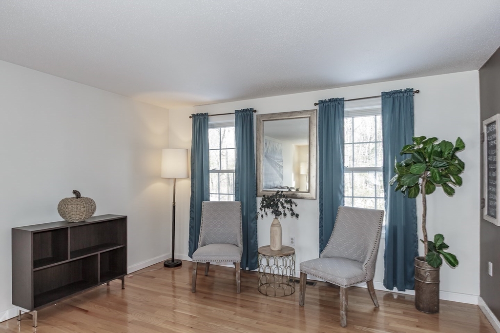 979 Hildreth Street Dracut, MA 01826 - Photo 20 of 39 a living room with furniture