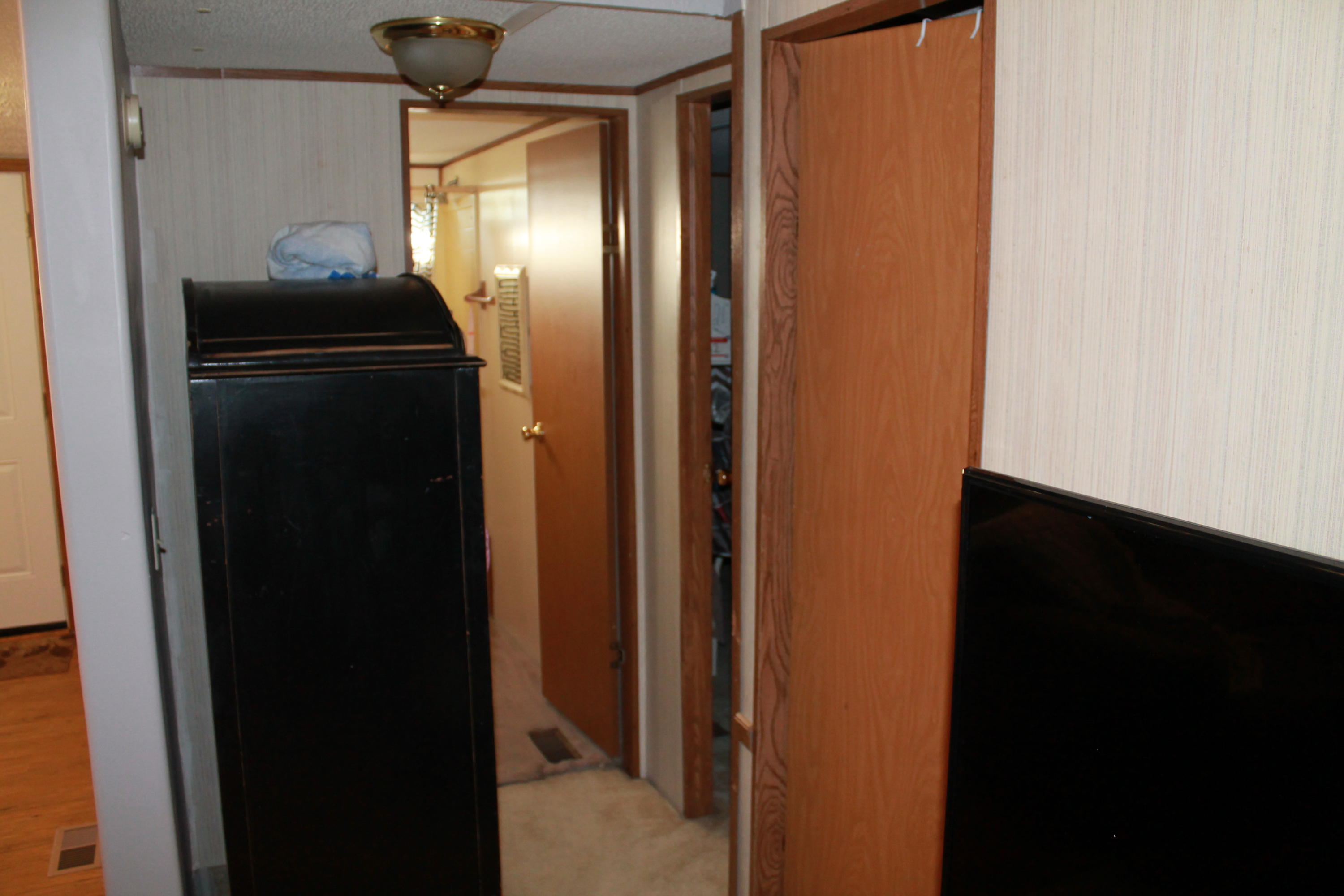 381-383 Laurel Road Clinton, TN 37716 - Photo 22 of 38 IMG_1539