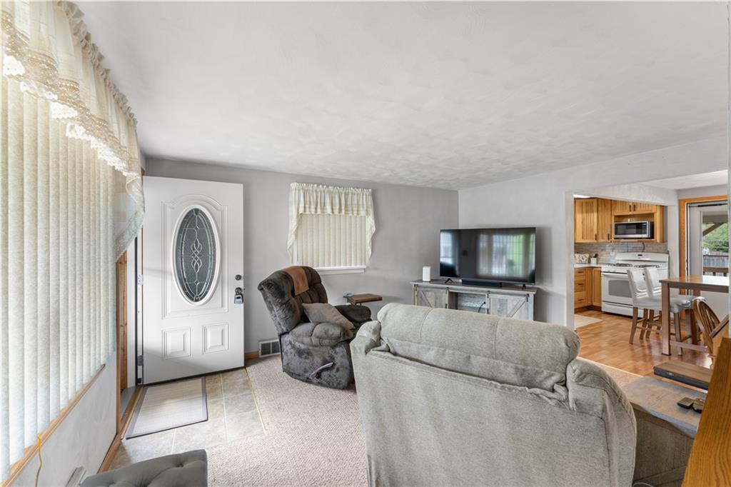 203 George Street Jeannette, PA 15644 - Photo 6 of 30
