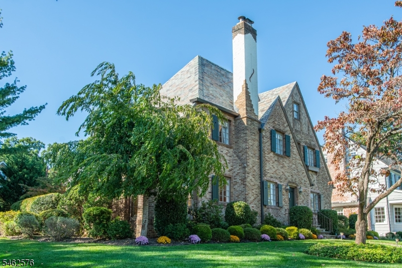 496 Ridgewood Avenue Glen Ridge, NJ 07028 - Photo 3 of 50 Gallery Image 3
