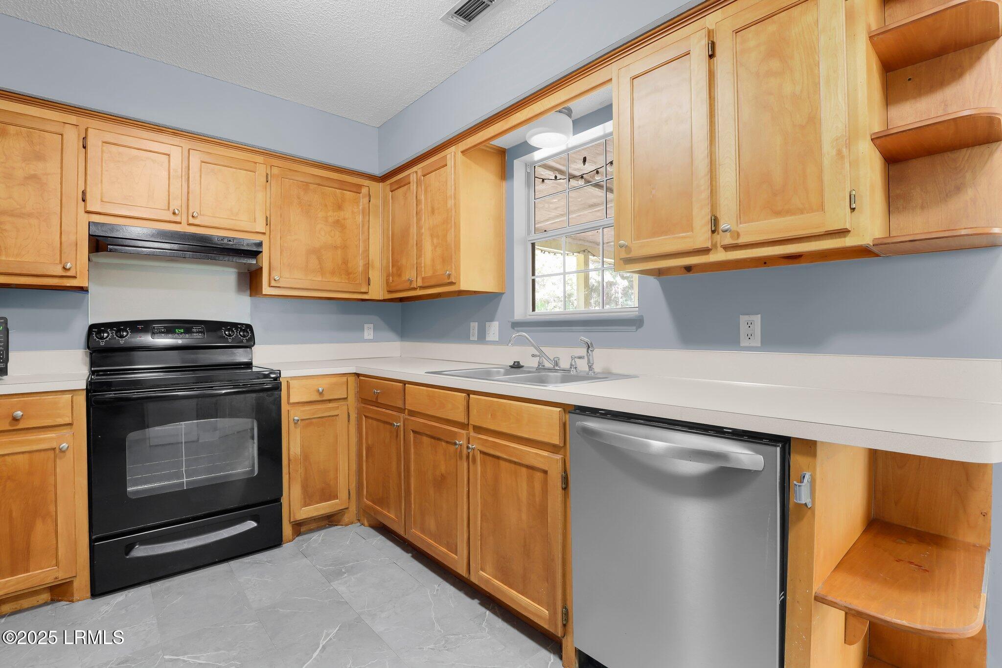 3 Robin Way Beaufort, SC 29907 - Photo 16 of 39 27-web-or-mls-1X2A0086