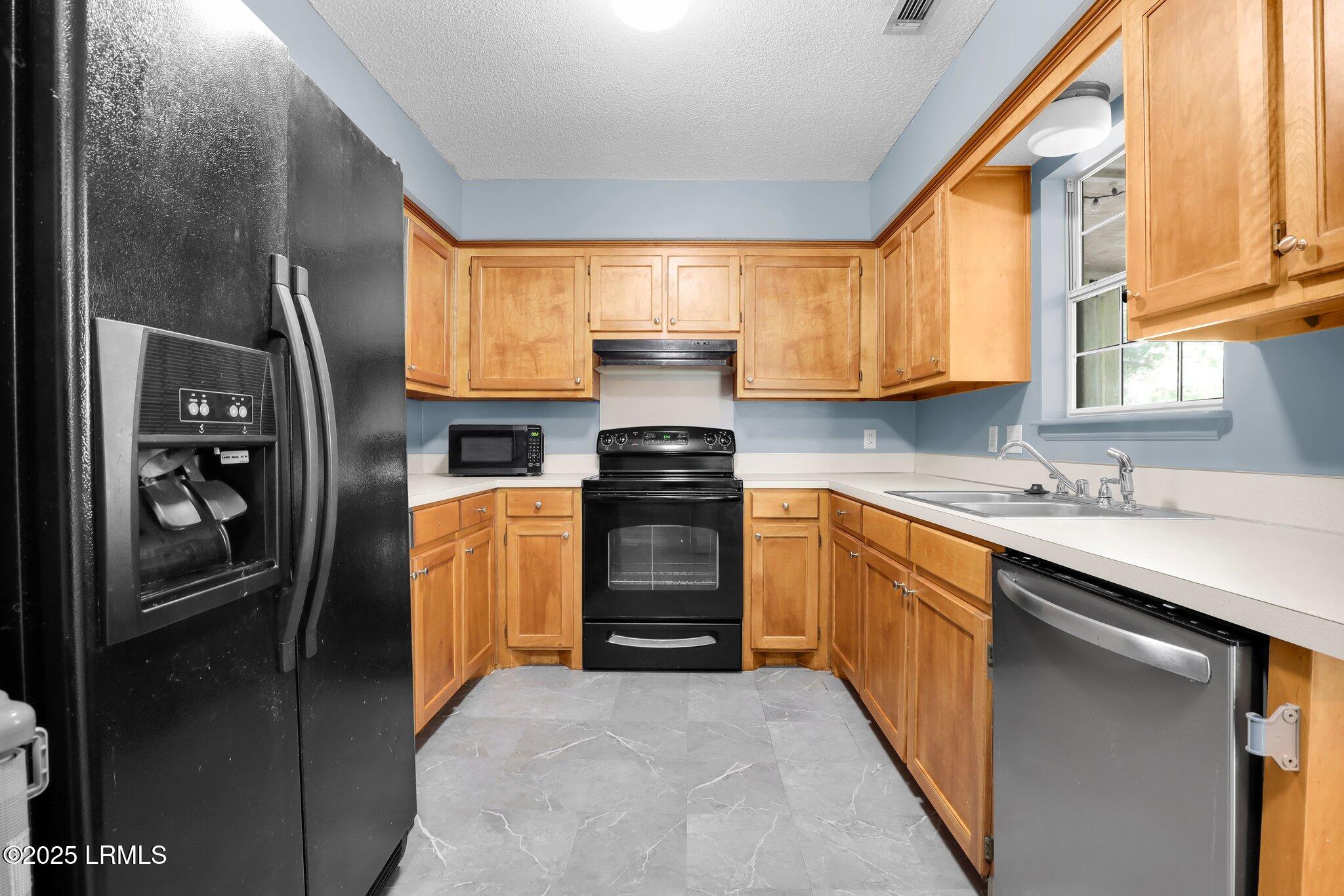 3 Robin Way Beaufort, SC 29907 - Photo 17 of 39 28-web-or-mls-1X2A0091