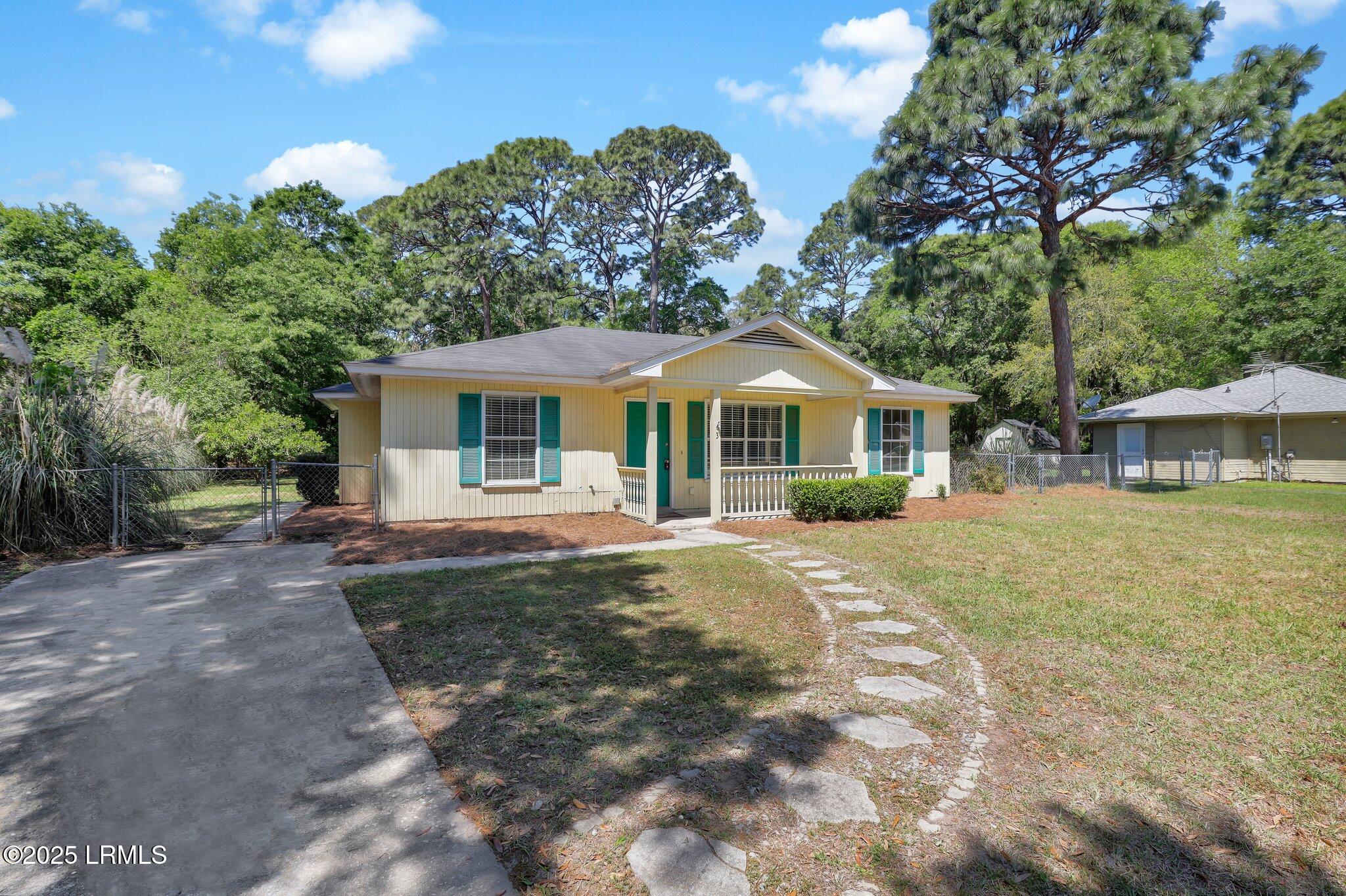3 Robin Way Beaufort, SC 29907 - Photo 2 of 39 12-web-or-mls-1X2A0009