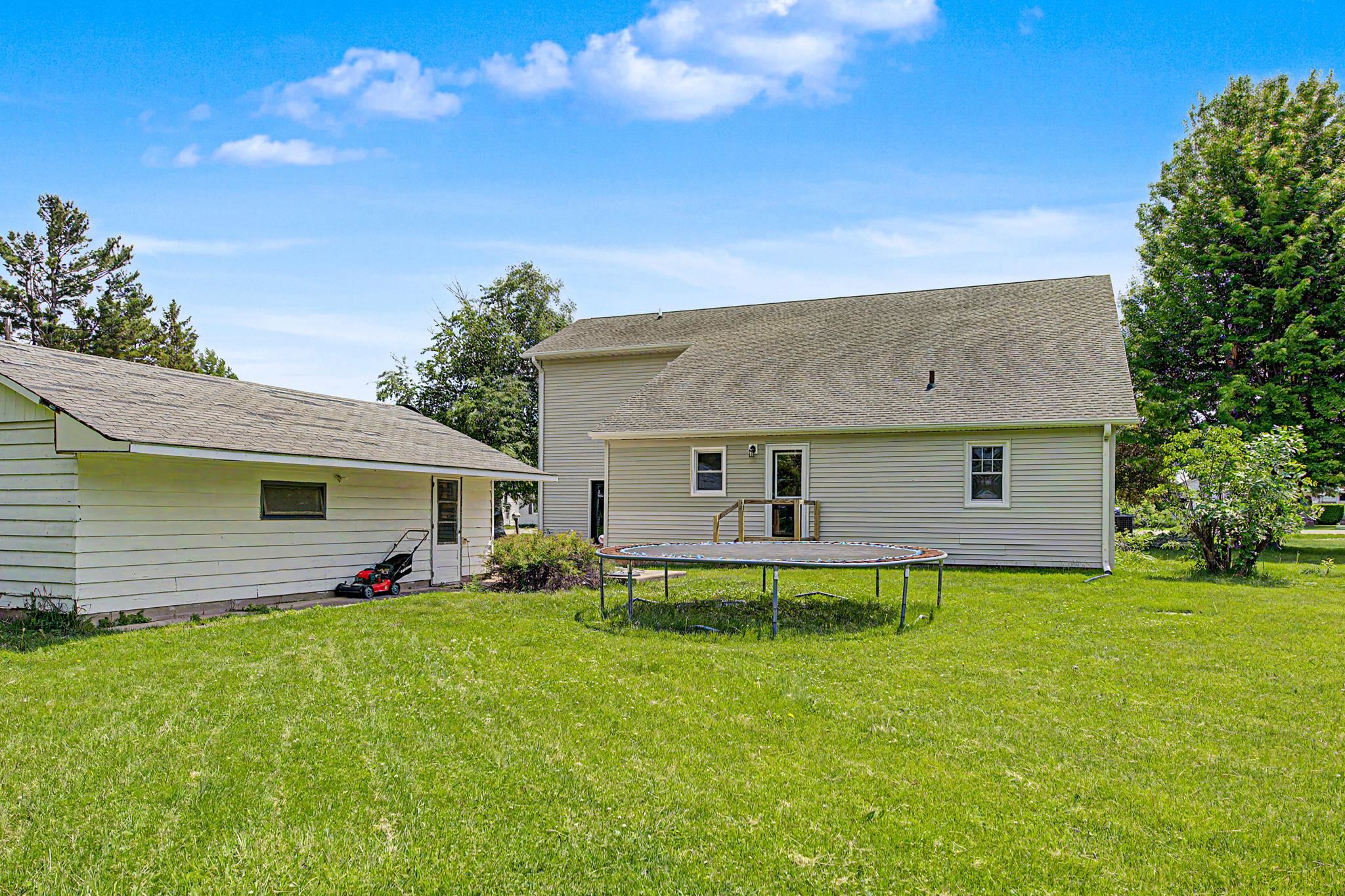 2128 Lancaster Heights Road Freeport, IL 61032 - Photo 27 of 32