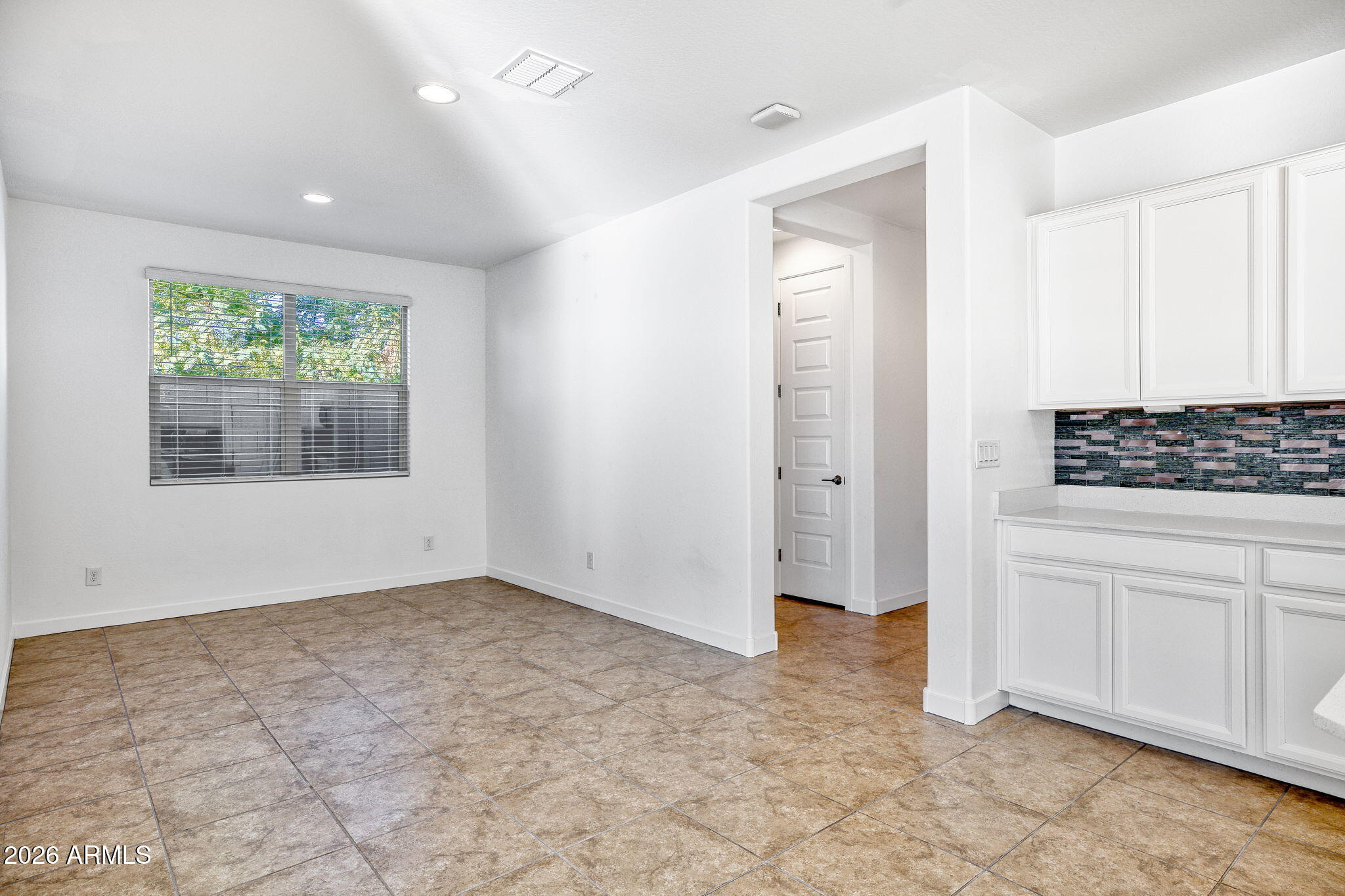 1313 East Glass Lane Phoenix, AZ 85042 - Photo 14 of 55 1313 E Glass Ln Phoenix - 258