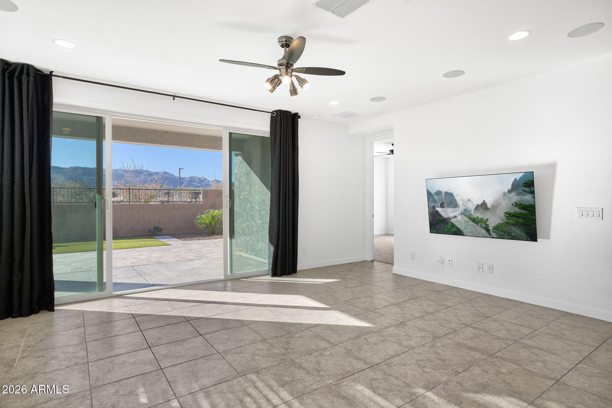 1313 East Glass Lane Phoenix, AZ 85042 - Photo 18 of 55 1313 E Glass Ln Phoenix - 286