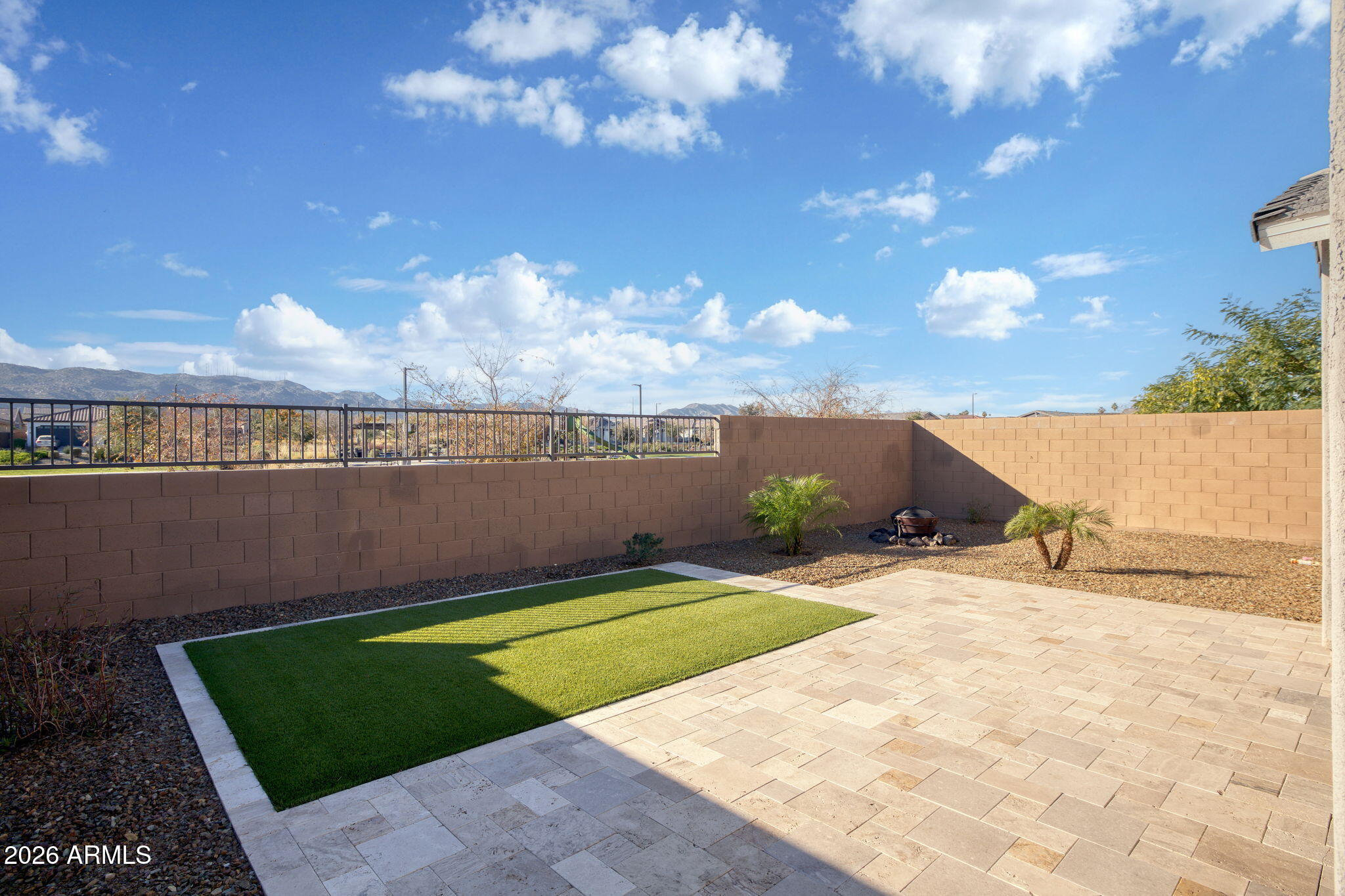 1313 East Glass Lane Phoenix, AZ 85042 - Photo 33 of 55 1313 E Glass Ln Phoenix - 330_4