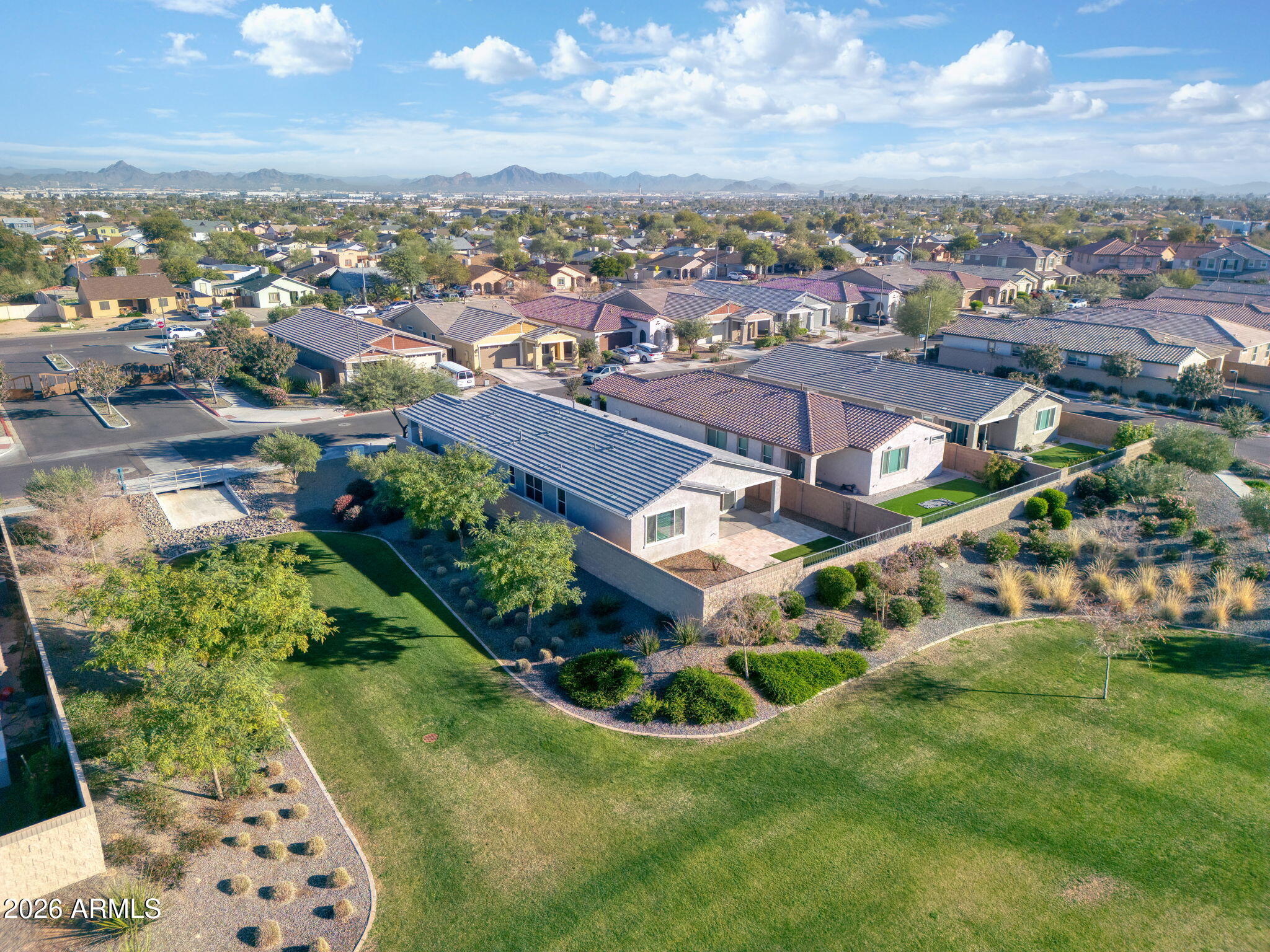1313 East Glass Lane Phoenix, AZ 85042 - Photo 3 of 55 1313 E Glass Ln Phoenix - 101